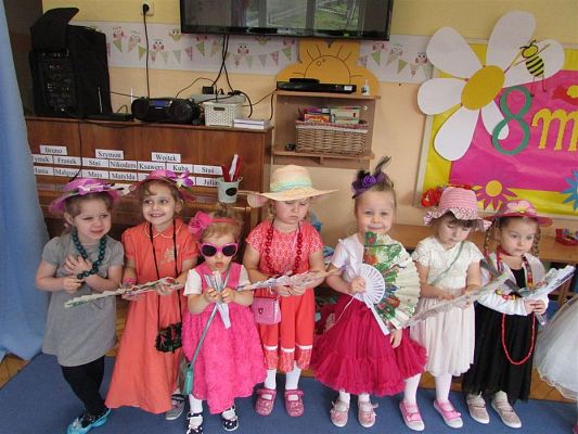 Grafika #27: 09.03.2020 Dzień Kobiet w naszym przedszkolu cz.I