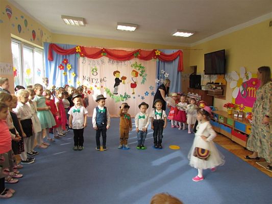 Grafika #33: 09.03.2020 Dzień Kobiet w naszym przedszkolu cz.I