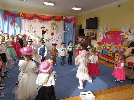 Grafika #34: 09.03.2020 Dzień Kobiet w naszym przedszkolu cz.I