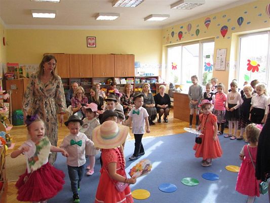 Grafika #38: 09.03.2020 Dzień Kobiet w naszym przedszkolu cz.I