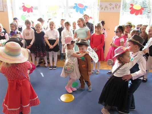 Grafika #41: 09.03.2020 Dzień Kobiet w naszym przedszkolu cz.I