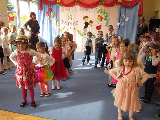 Grafika #56: 09.03.2020 Dzień Kobiet w naszym przedszkolu cz.I