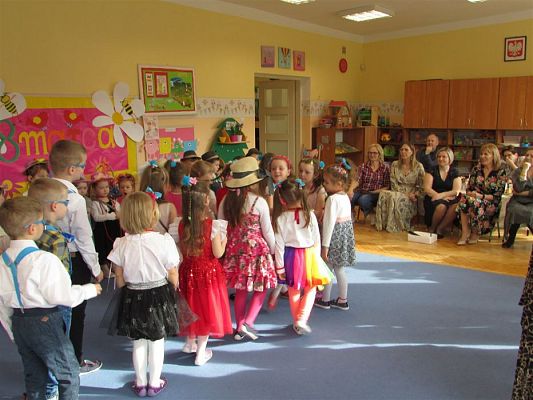 Grafika #60: 09.03.2020 Dzień Kobiet w naszym przedszkolu cz.I