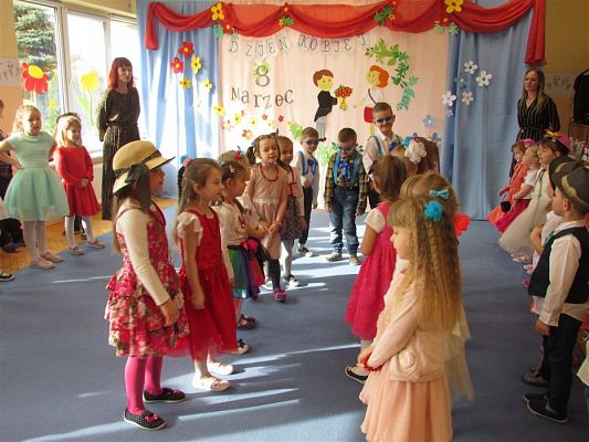 Grafika #65: 09.03.2020 Dzień Kobiet w naszym przedszkolu cz.I