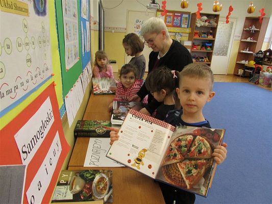 Grafika #6: 20.02.2020 Poznajemy książkę kucharską - gr III