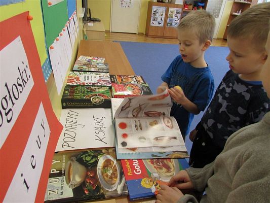 Grafika #9: 20.02.2020 Poznajemy książkę kucharską - gr III