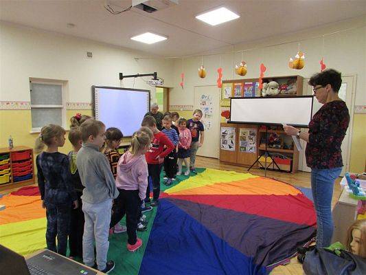 Grafika #1: 19.02.2020 Zajęcia przyrodnicze poprowadzone przez Panią ze Słowińskiego Parku Narodowego