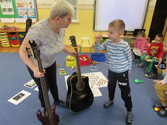 Grafika #10: 18.02.2020 Poznajemy instrumenty muzyczne - gr.III