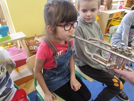 Grafika #25: 18.02.2020 Poznajemy instrumenty muzyczne - gr.III