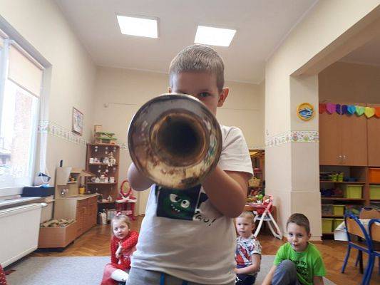 Grafika #5: 13.02.2020 Zajęcia w gr II Poznajemy instrumenty. Muzyka wokół nas!