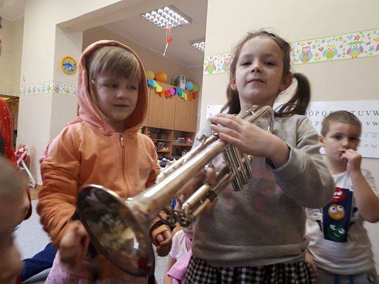 Grafika #7: 13.02.2020 Zajęcia w gr II Poznajemy instrumenty. Muzyka wokół nas!