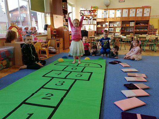 Grafika #1: Ferie zimowe na wesoło