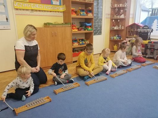 Grafika #15: Ferie zimowe na wesoło