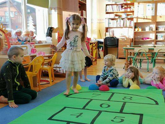 Grafika #16: Ferie zimowe na wesoło