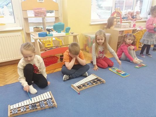 Grafika #21: Ferie zimowe na wesoło