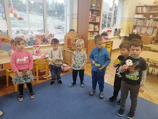 Grafika #34: Ferie zimowe na wesoło