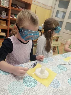 Grafika #38: Ferie zimowe na wesoło