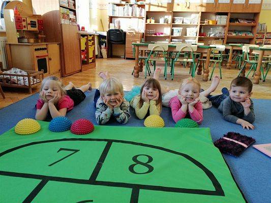 Grafika #48: Ferie zimowe na wesoło