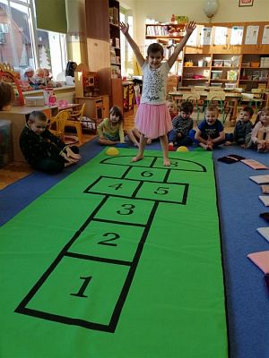 Grafika #51: Ferie zimowe na wesoło