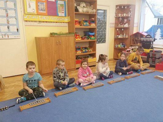 Grafika #59: Ferie zimowe na wesoło