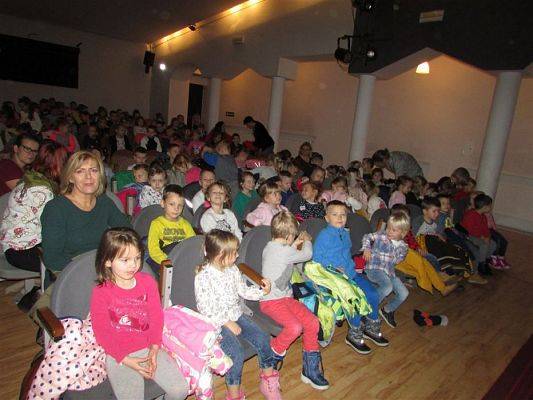 Grafika #8: 04.12.2019 Wyjazd do teatru lalek "Tęcza" w Słupsku