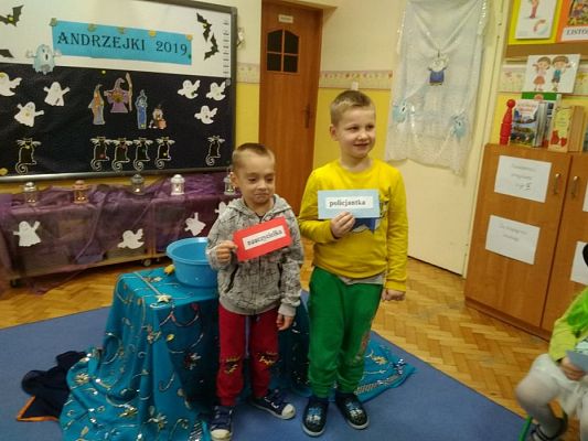 Grafika #1: 29.11.2019 Andrzejki gr III