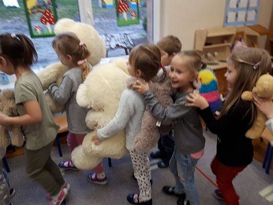 Grafika #19: 25.11.2019 Dzień Pluszowego Misia