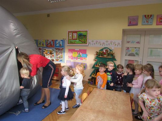 Grafika #3: 20.11.2019 Mobilne Planetarium