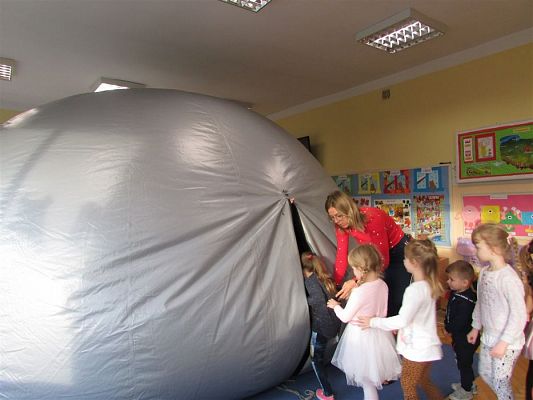 Grafika #4: 20.11.2019 Mobilne Planetarium