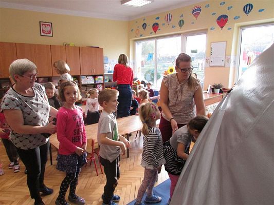 Grafika #14: 20.11.2019 Mobilne Planetarium