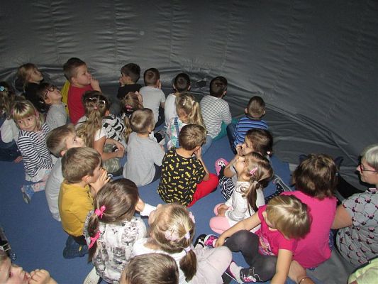 Grafika #16: 20.11.2019 Mobilne Planetarium