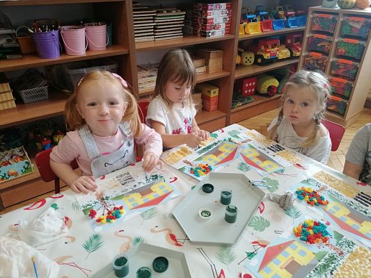 Grafika #15: Listopadowe eksperymentowanie w grupie Maluchów