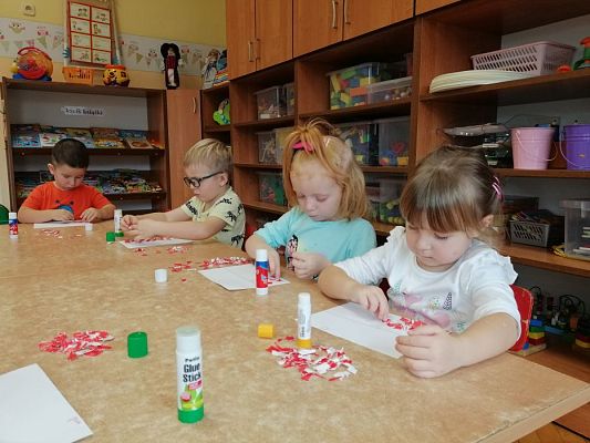 Grafika #6: Tak Maluszki obchodziły Święto Niepodległości