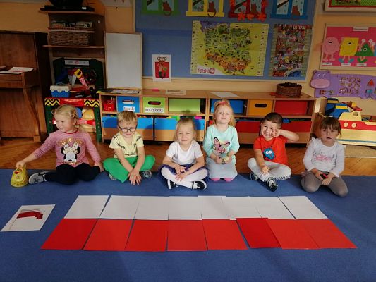 Grafika #7: Tak Maluszki obchodziły Święto Niepodległości