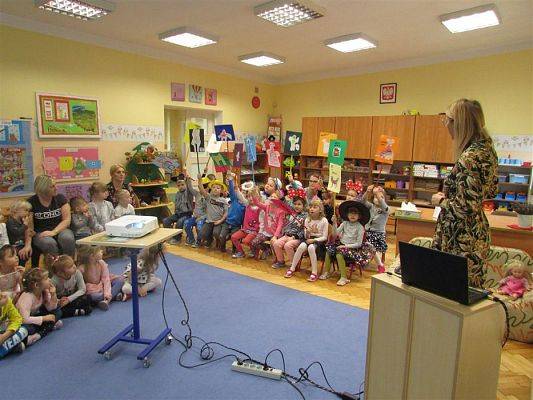 Grafika #7: 15.11.2019 Dzień postaci z bajek