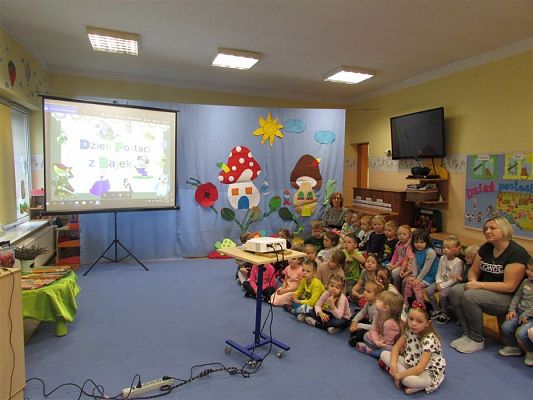 Grafika #8: 15.11.2019 Dzień postaci z bajek