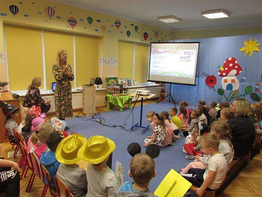 Grafika #19: 15.11.2019 Dzień postaci z bajek