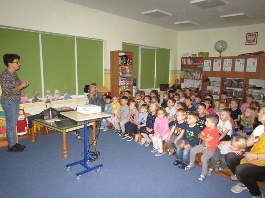 Grafika #8: 13.11.2019 Zajęcia edukacyjne nt. "Dokarmiamy ptaki"