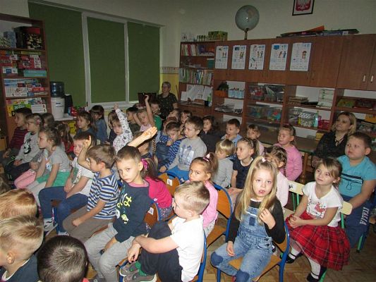 Grafika #11: 13.11.2019 Zajęcia edukacyjne nt. "Dokarmiamy ptaki"