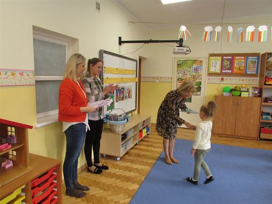 Grafika #12: 24.10.2019 Wręczenie nagród w konkursie plastycznym pt."Przeczytaliśmy-namalowaliśmy"