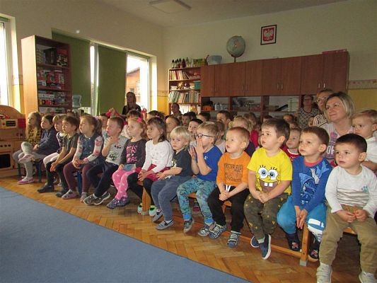 Grafika #5: 23.10.2019 Zajęcia edukacyjne nt."W świecie zwierząt-jeż"