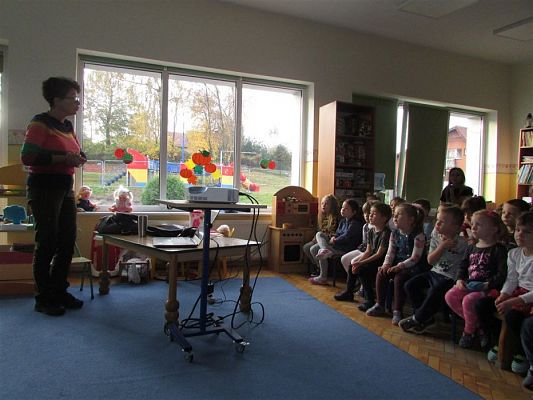 Grafika #6: 23.10.2019 Zajęcia edukacyjne nt."W świecie zwierząt-jeż"