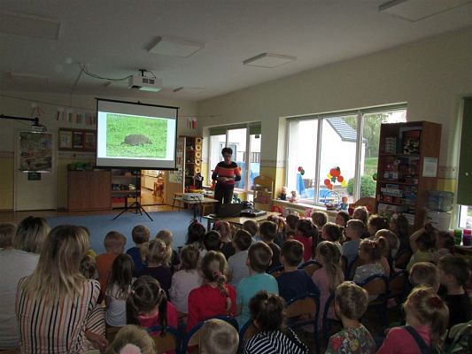 Grafika #7: 23.10.2019 Zajęcia edukacyjne nt."W świecie zwierząt-jeż"