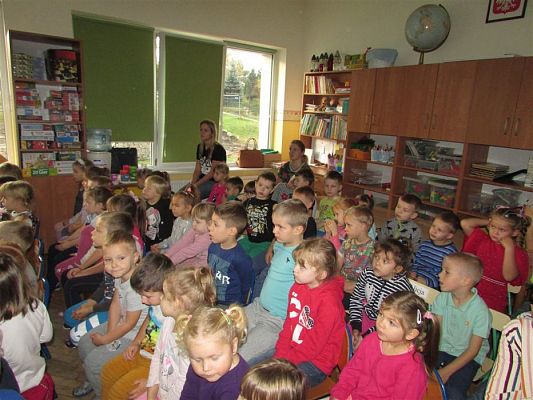 Grafika #9: 23.10.2019 Zajęcia edukacyjne nt."W świecie zwierząt-jeż"