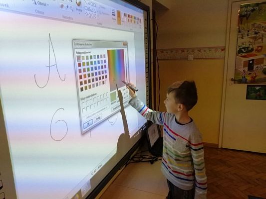 Grafika #2: 18.10.2019 Zajęcia z użyciem technologii informacyjnych w grupie III