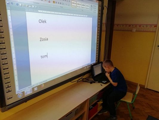 Grafika #3: 18.10.2019 Zajęcia z użyciem technologii informacyjnych w grupie III