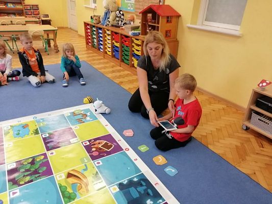 Grafika #5: 18.10.2019 Zajęcia z użyciem technologii informacyjnych w grupie III