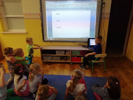 Grafika #6: 18.10.2019 Zajęcia z użyciem technologii informacyjnych w grupie III