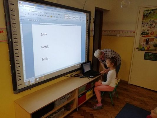 Grafika #23: 18.10.2019 Zajęcia z użyciem technologii informacyjnych w grupie III