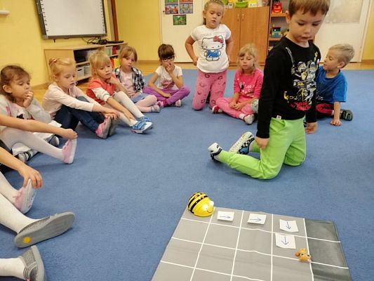 Grafika #25: 18.10.2019 Zajęcia z użyciem technologii informacyjnych w grupie III